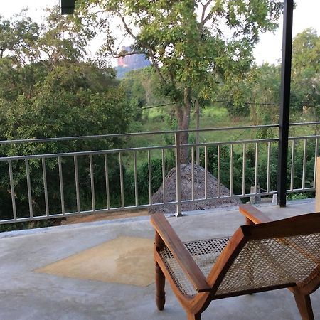 Hotel Sigiriya Rock Hide Exterior foto