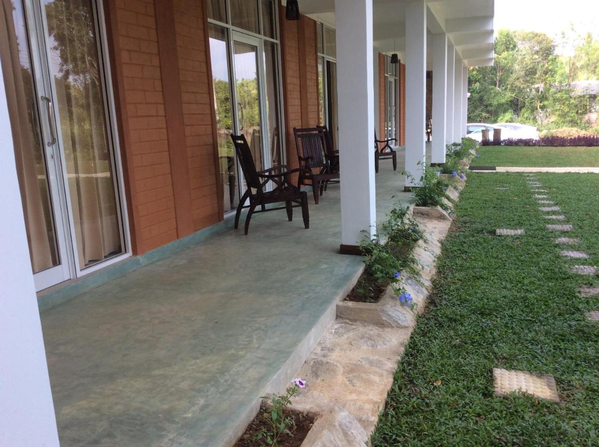 Hotel Sigiriya Rock Hide Exterior foto